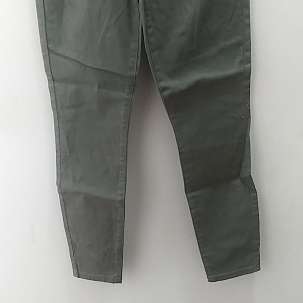 RE Generation Beautiful fitting ladies jeans. Size 1 - Picture 2 of 7